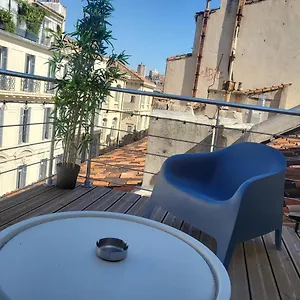  Appartement Avec Son Toit Terrasse, En Plein Coeur De